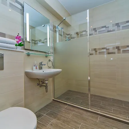 Narona Гостевой дом 3*